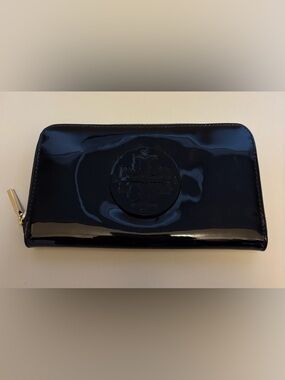 Tory Burch Black Patent Leather Wallet with Logo Medallion